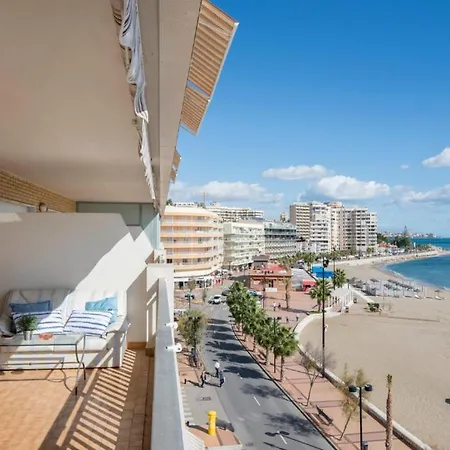 Family Aguamarina Front The Sea Free Parking Apartment