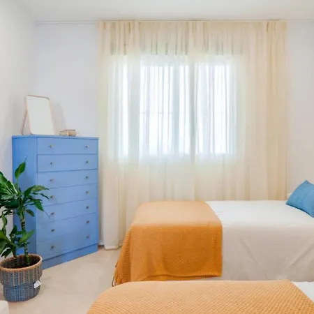 Family Aguamarina Front The Sea Free Parking Apartment